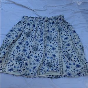 Blue and white flows skirt